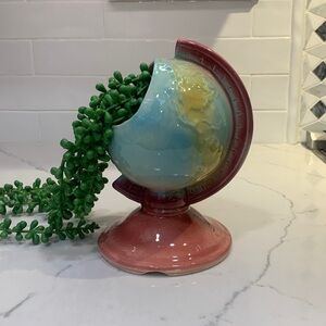 Shawnee Pottery Globe Planter #635